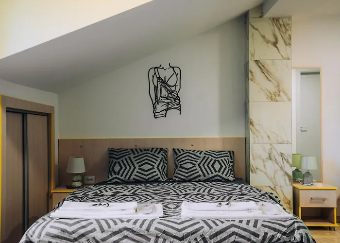 Makedon Apartments